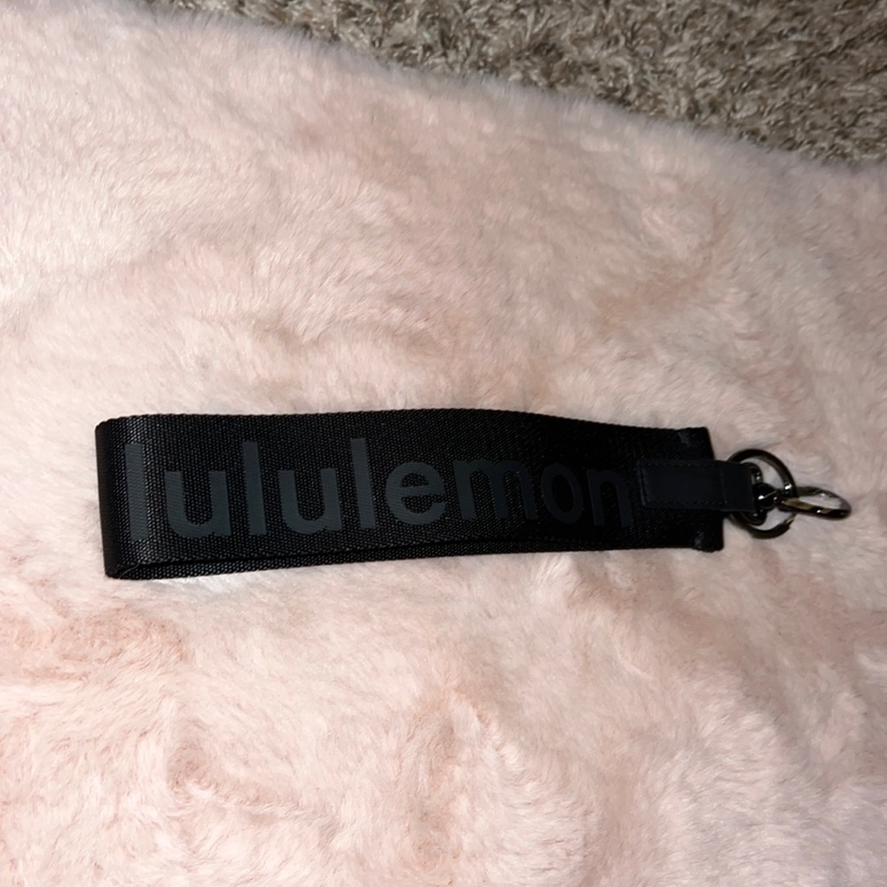 Lululemon never lost keychain